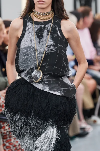 Look 123